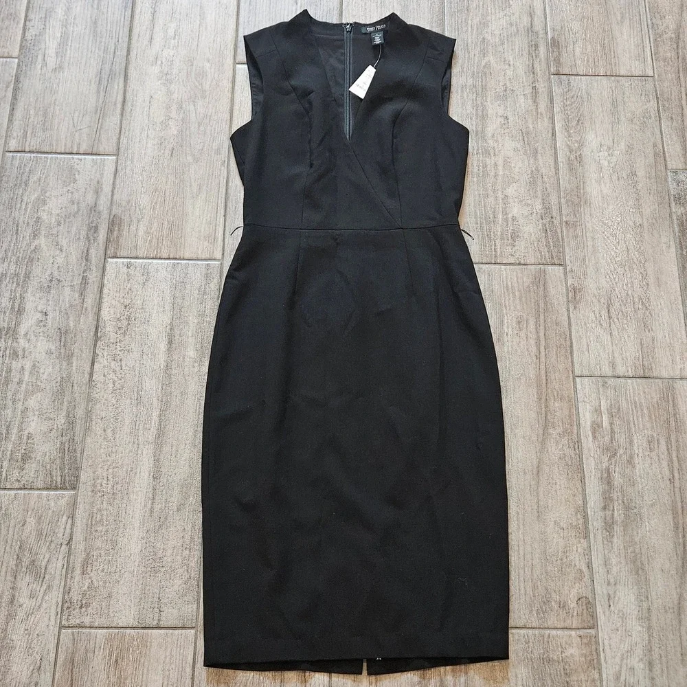 White House Black Market Sheath Dress Size 4 Black NEW V-Neck Sleeveless Stretch